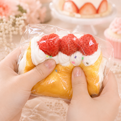 いちごクリームロール